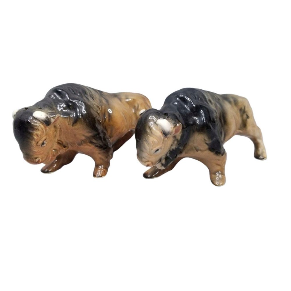 Vintage Relco Buffalo Bison Salt Pepper Shakers